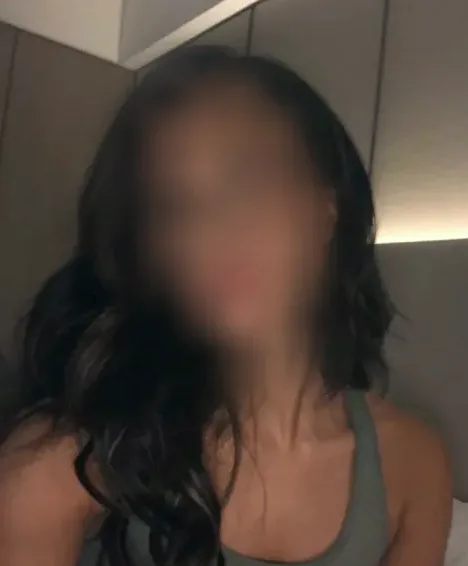 Amber, 33