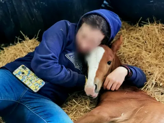 Anneke, 27
