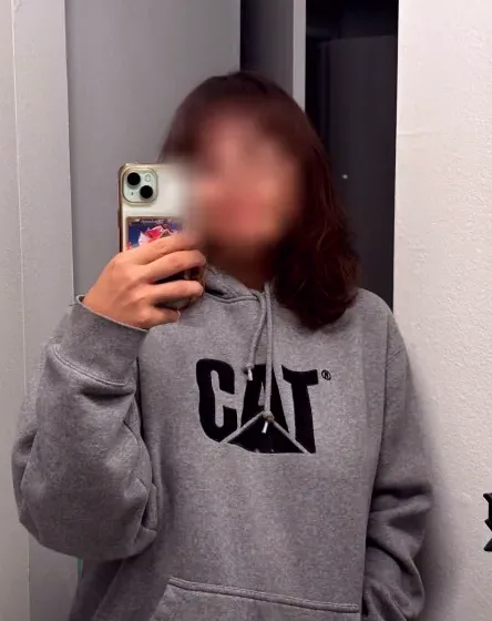 Bo, 24