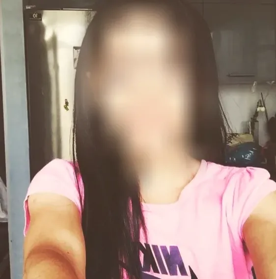 Ellen, 33