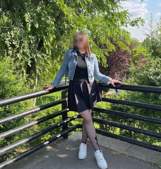 Esila, 21