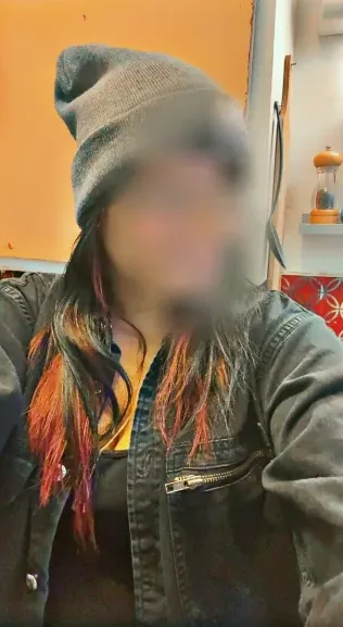 Isabella, 32