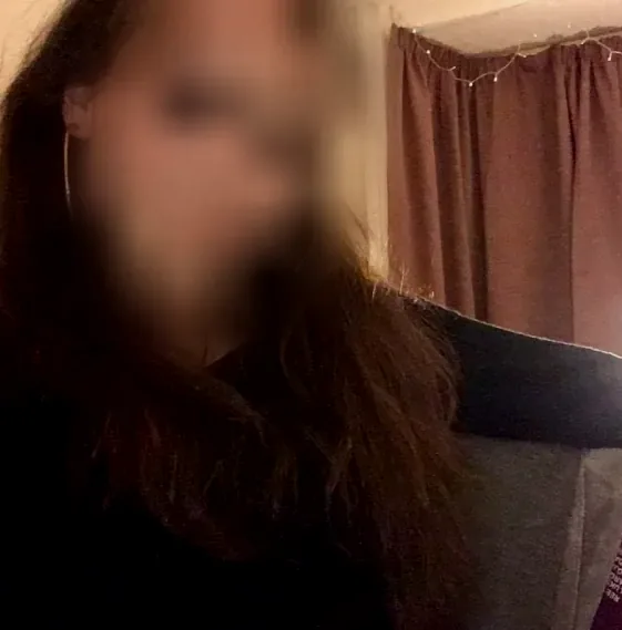 Kirsten, 25