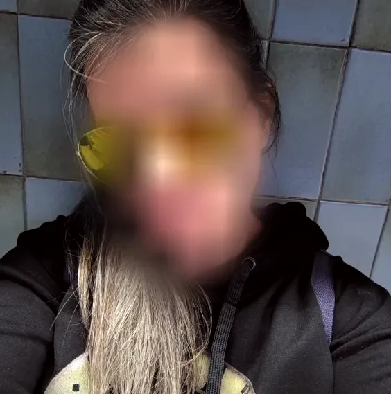 Lois, 39