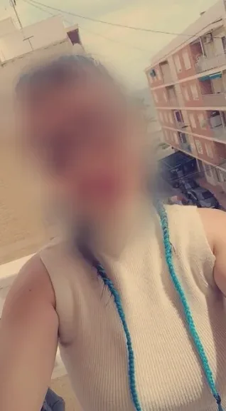 Lynn, 32