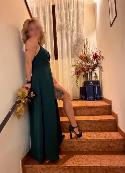 Nadia, 39