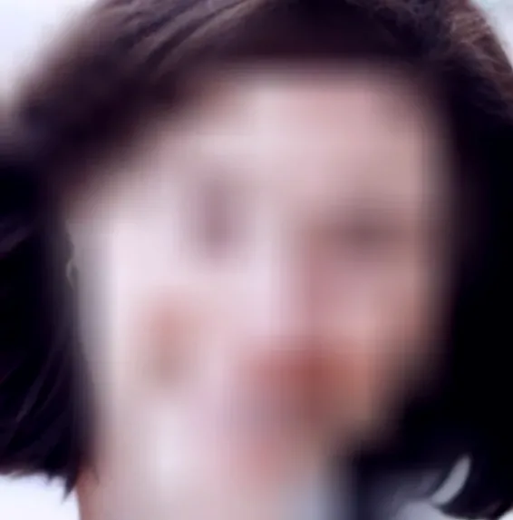 Nina, 40
