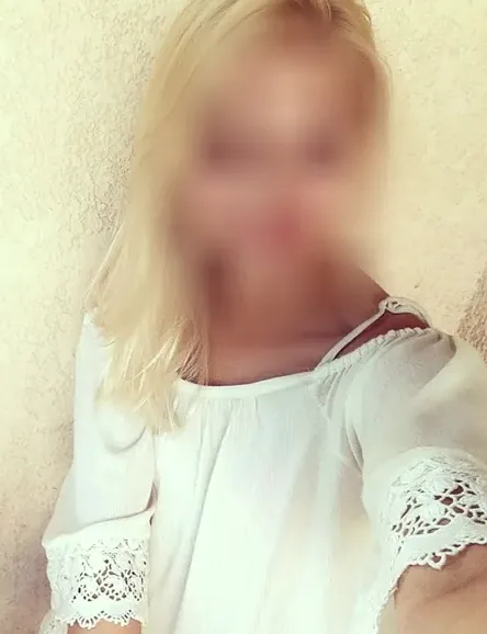 Rania, 34