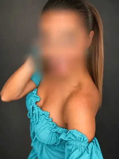 Zeynep, 40
